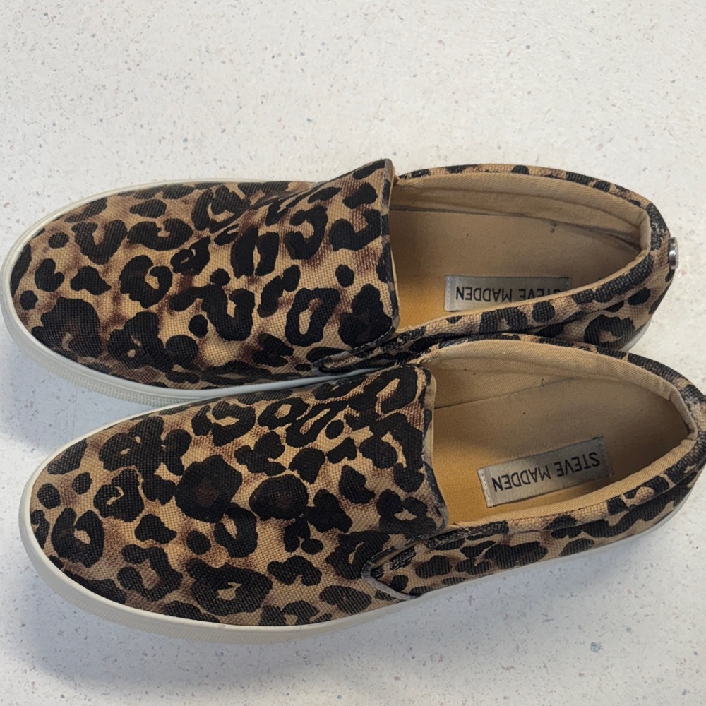 Steve Madden Tan and Black Leopard Slip-Ons